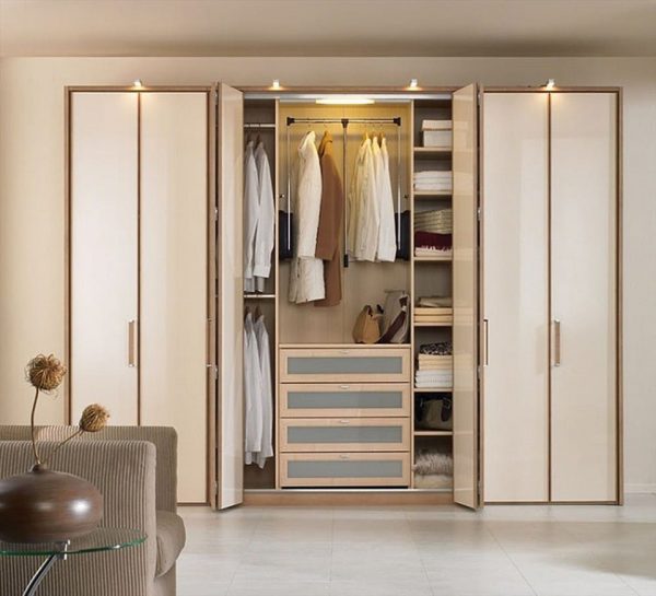 Thiết kế thi công tủ quần áo 10 c1683270215 600x545 1